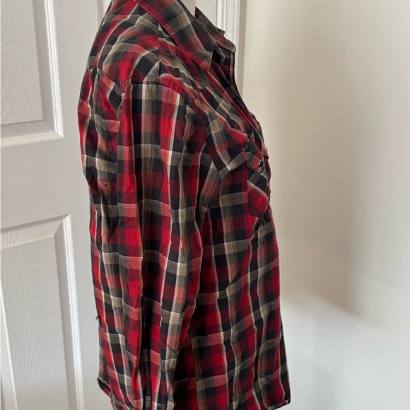 Wrangler Button Down - Picture 5 of 6